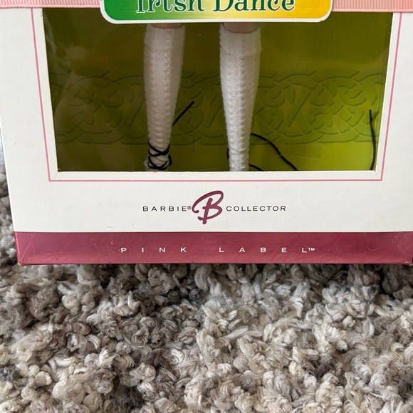 Barbie Festivals of the World Irish Dance - Picture 4 of 11